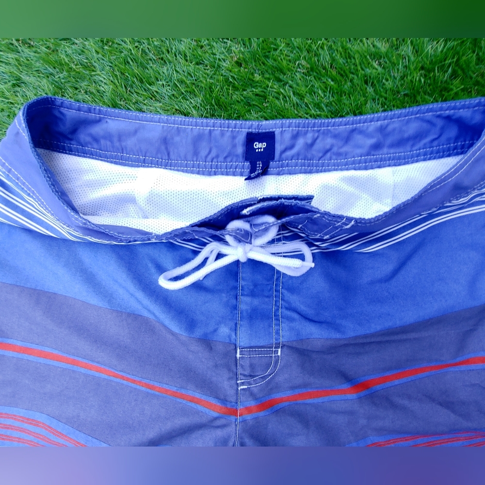 Excellent Used Condition Men's GAP Grey Blue Striped Board Shorts Size Large - Picture 8 of 10